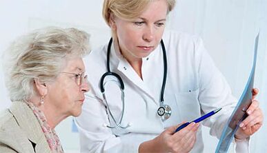 Un paziente con sintomi di osteocondrosi toracica ha consultato un medico per chiarire la diagnosi